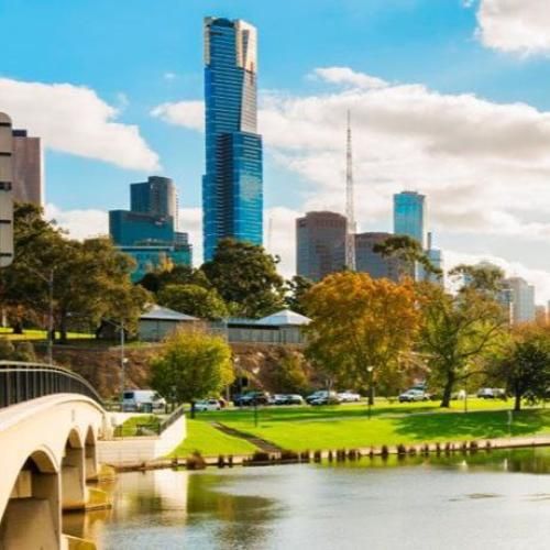 یه سرم این طرفی نزن به هرکی میپرستی قسم