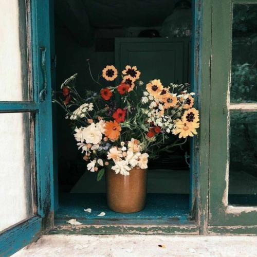 کلید قلبمو دادم بهت گم نکنی سر به هوای من