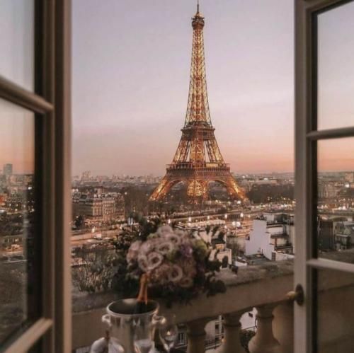 از آسمون داره میاد یه دسته حوری