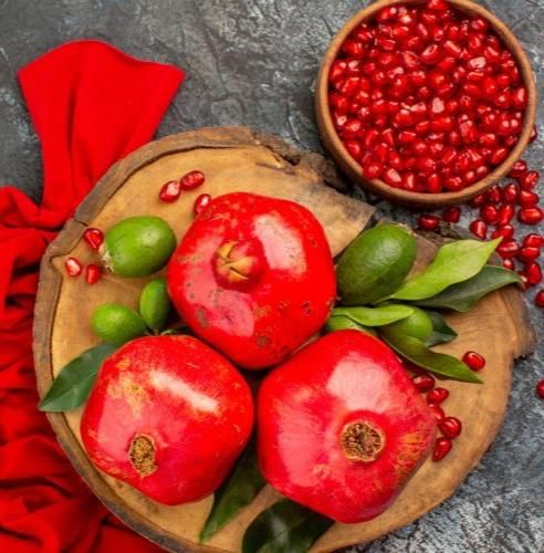 شب یلدا شب عشق و شب شور و ترانه