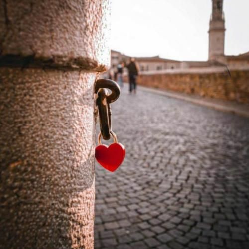 امشب میخوام مست بشم عاشق یک دست بشم