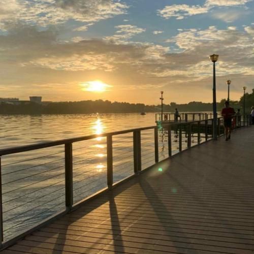 همه درداتو بده بمن تو بیا عشقم امشبو برقص بام