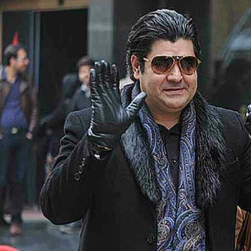 سالار عقیلی منم مجنون بی لیلا که بی عشق عاشق و تنها