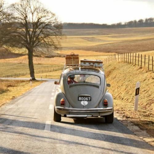 فکر کردم فراموشت کردم تموم ولی لیوانم پر خاطرت