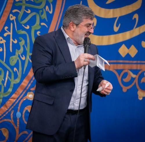 محمدرضا طاهری داره میره برا نماز غریب ترین مرد زمین